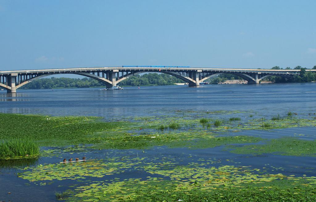 Мост на реке Днепр