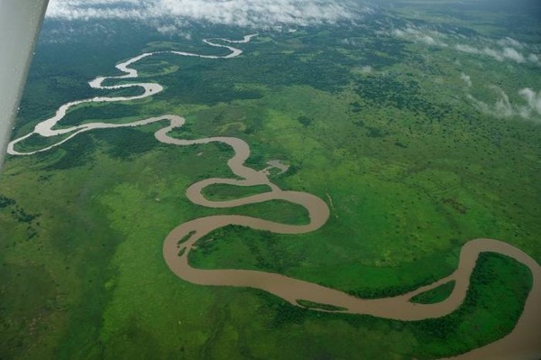 Самая большая река в мире, длинная, глубокая, широкая. Оценка, описание