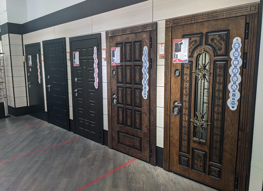 ТОП-50 Лучших входных дверей в квартиру (производители с отличной шумоизоляцией 2023)