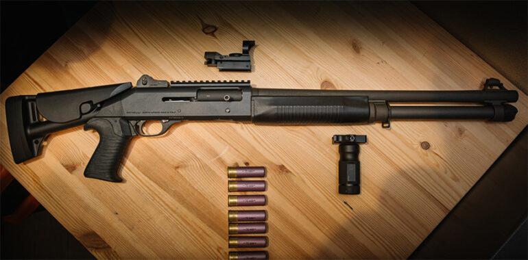 Полуавтоматическое гладкоствольное ружье Benelli M4 SUPER 90