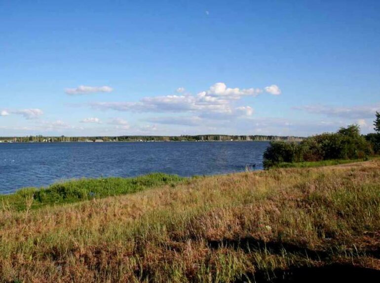 озеро Узункуль