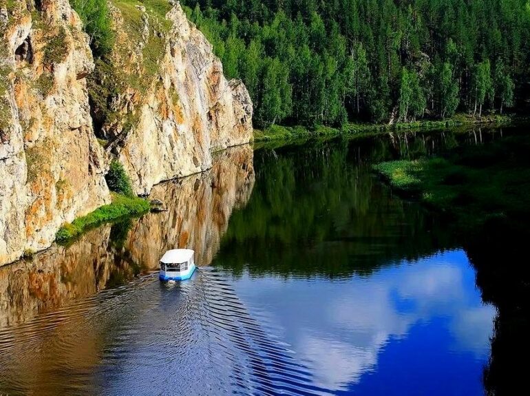 Река Исеть в России