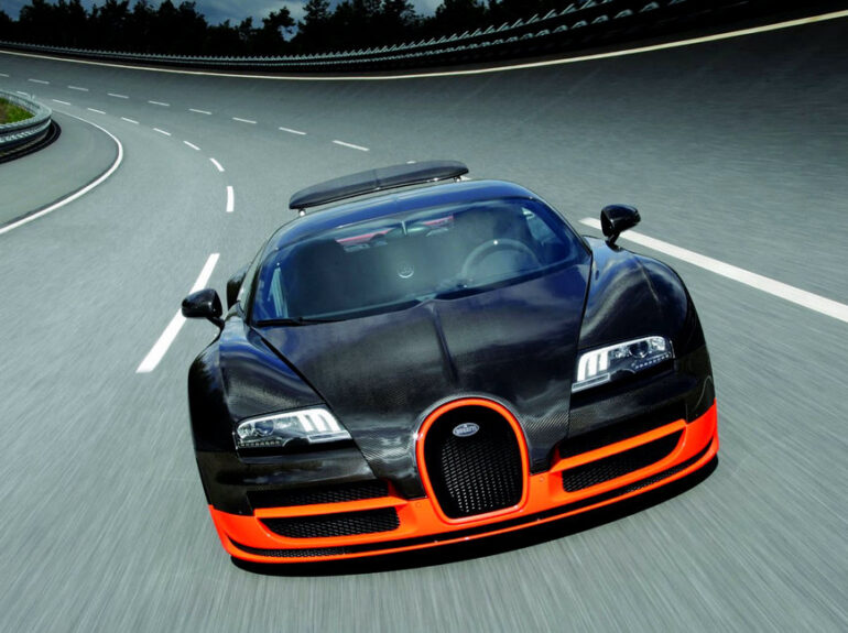 машина Bugatti Veyron Super Sport